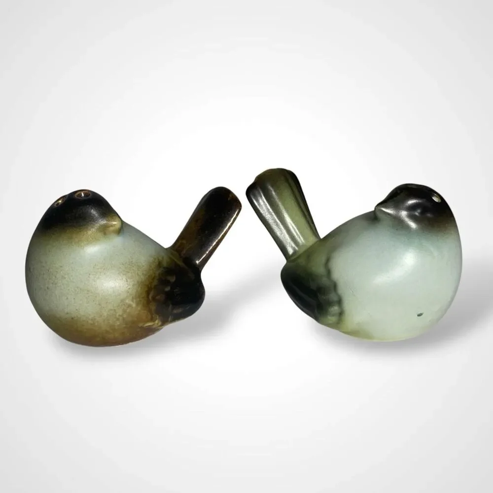 Vintage Ceramic Bird Shakers Salt and Pepper Set Collectible Table Kitchen Decor